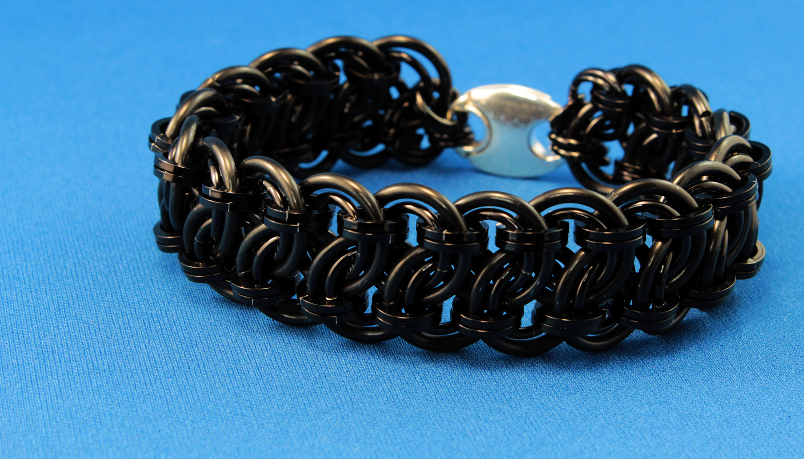 Kings-maille-Black-Bracelet - Grail-Verse Chainmaille Jewelry
