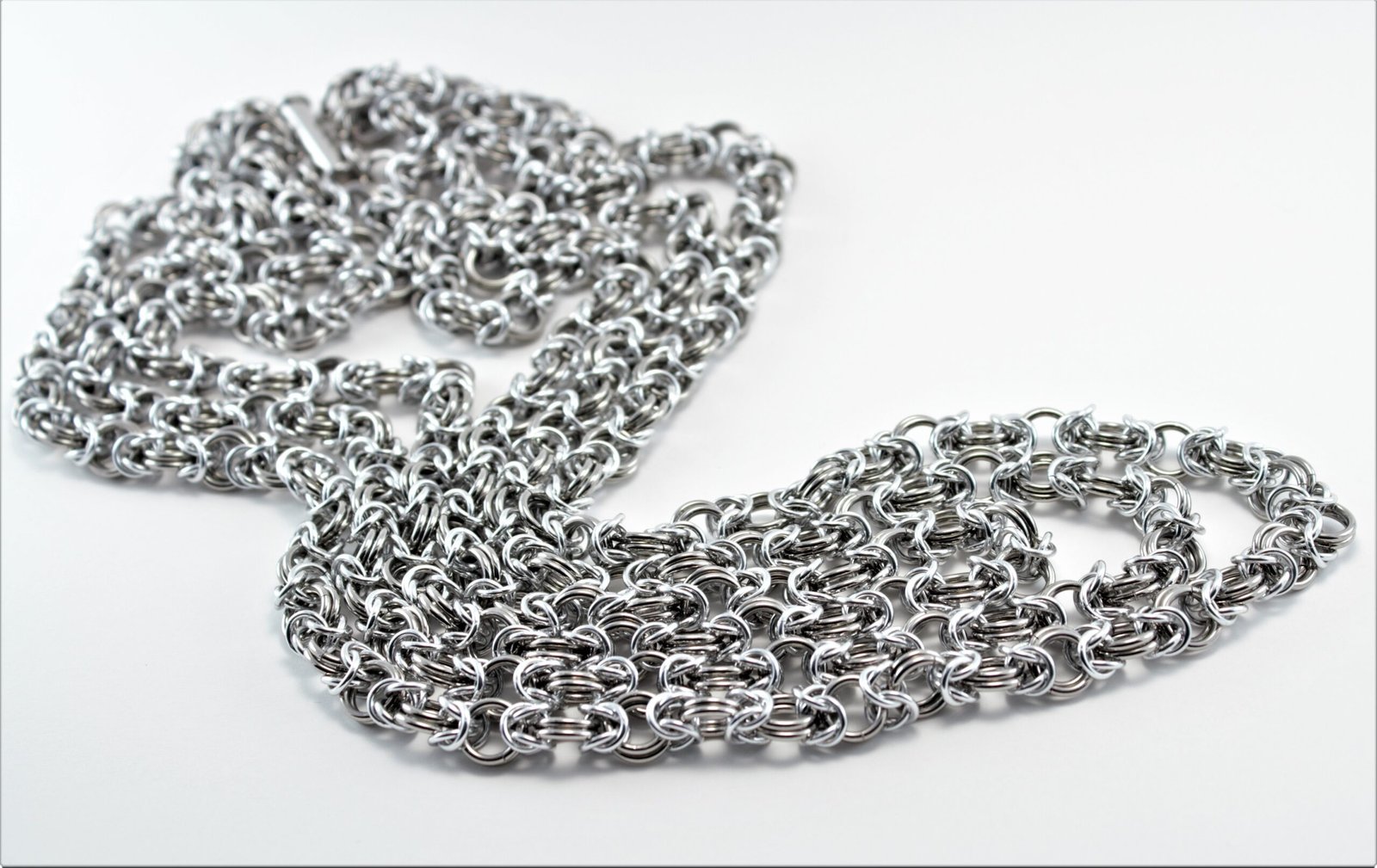 Saturna Necklace2 - Grail-Verse Chainmaille Jewelry